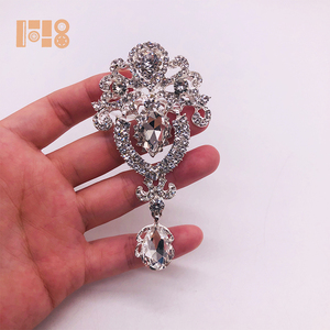 Anelli <span class=keywords><strong>Portatovaglioli</strong></span> <span class=keywords><strong>in</strong></span> Cristallo Placcato <span class=keywords><strong>Argento</strong></span> con Strass per Decorazione Tavoli Matrimoniali - Product Image 4