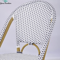Chaises de salle à manger bistro en rotin bambou aluminium français fait à la main moderne empilable sans bras pour une utilisation en cuisine extérieure vente en gros pour
