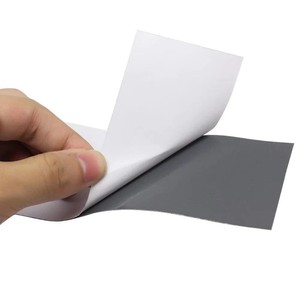 Bande antidérapante grise autocollante, idéale pour les marches, les escaliers, les bateaux et les sols - Product Image 4