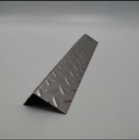 Protecteur d'angle en alliage d'aluminium 2" x 2" x 48" avec plaque diamantée série 6000 polie, services de découpe et de pliage sur mesure