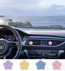 Ambientador para Auto con Clip de Ventilación de Silicona con Diseño de Flor de Dibujos Animados, Aromaterapia, Desodorizante, Fragancia Duradera de 61-90 Días, 25g - Product Image 1
