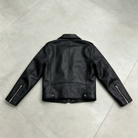 Veste en cuir vintage personnalisée pour motard avec lettrage et broderie d'ailes, poches zippées fonctionnelles, veste en cuir noire pour homme