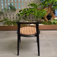 Chaise de salle à manger minimaliste moderne, fauteuil en bois massif noir, coussin en tissu bouclé tweed, dossier incurvé, chaise de restaurant, mobilier de café