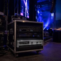 Amplificateur de puissance professionnel en métal 2U pour montage en rack Crown Macro-Tech 12000i pour système de sonorisation PA en direct et en tournée
