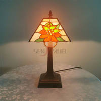 Lampe de table en verre teinté motif floral, lampe de lecture de bureau, lampe de chevet décorative pour petite chambre, bureau à domicile