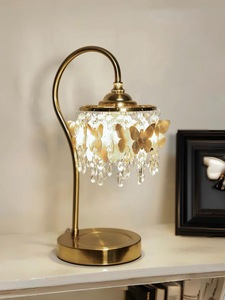 Lampe chauffe-bougie vintage en laiton LANJO avec gouttes de cristal et motif papillon pour la décoration intérieure - Product Image 1