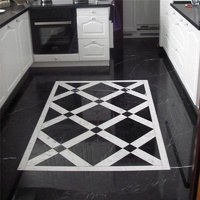 Carreaux de sol en marbre blanc et noir à motifs