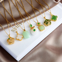 Nouveau collier en jade Bijoux de luxe pour femmes Jade Verrou de sécurité Pendentif trèfle à quatre feuilles Collier en acier titane Non décolorant