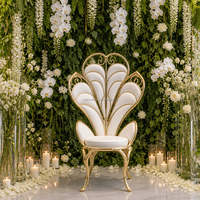 Chaise Trône Art Déco Dorée à Dossier Paon, Siège Rembourré Blanc, Chaise de Mariage de Luxe pour Cérémonie des Mariés et Décoration de Photobooth