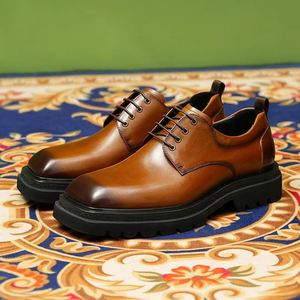 Chaussures bateau en cuir pour hommes, mocassins habillés Oxford en cuir véritable brillant à bout pointu pour affaires - Product Image 1