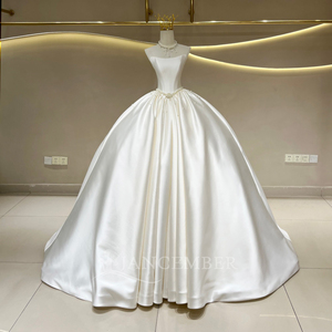 JFH141 Vestido de Novia Moderno y Elegante con Escote Redondo, Corsé de Satén, Perlas, Falda Larga Abullonada, Cinturón, Flores y Apliques de Cristal - Product Image 2