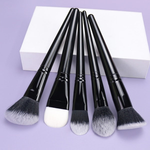 Juego de 24 Brochas de Maquillaje de Pelo Sintético con Logotipo Personalizado, Mango de Madera, Brochas de Abanico, Kit de Brochas para Rostro y Ojos de Marca Privada - Product Image 6