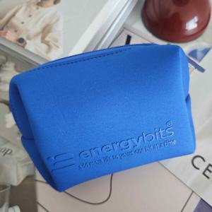 Bolsa de maquillaje de neopreno elegante personalizada impermeable 3D silicona Logo bolsa de viaje - Product Image 4