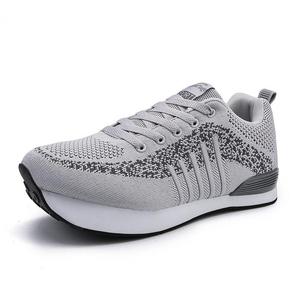 Nouveau Style Design femmes chaussures de marche décontractées grosse course athlétisme voyage chaussures à semelles compensées filles <span class=keywords><strong>Tennis</strong></span> chaussures de sport en gros - Product Image 3