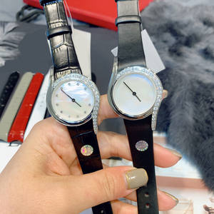 Reloj de Cristal de Lujo para Mujer, 32 mm, Diseño Elegante con Piedras de Estilo Diamante, Correa de Cuero - Product Image 4