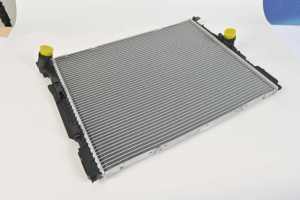 Radiateur en aluminium pour voiture efficace, <span class=keywords><strong>prix</strong></span> d'usine, pièce de rechange pour <span class=keywords><strong>BMW</strong></span> F20 F36 F34 2006 - - Product Image 2