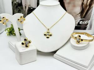 Ensemble de bijoux de portrait inspirés par des créateurs pour femmes Boucles d'oreilles et bracelet en diamant avec lettres en acier inoxydable plaqué or