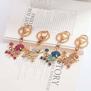 Dessin animé mignon <span class=keywords><strong>chien</strong></span> mignon voiture porte-clés <span class=keywords><strong>pour</strong></span> sac pendentif haute qualité métal animal <span class=keywords><strong>chien</strong></span> <span class=keywords><strong>petit</strong></span> cadeau <span class=keywords><strong>pour</strong></span> les filles strass porte-clés - Product Image 2