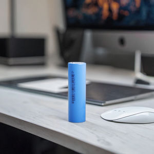 Batterie rechargeable LiCoO2 3.7v 21700 Lishen LR2170SA 4000mAh 3C Grade B, 500 cycles, 80%, 47g, cellule Aojia pour lampe torche - Product Image 2