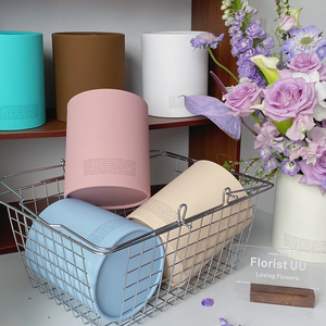 Seau à fleurs rond uni texturé mat avec estampage doré, style « Hugging Bucket » - Product Image 3
