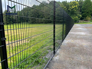 Panneau de clôture de sécurité en treillis métallique <span class=keywords><strong>rigide</strong></span> à <span class=keywords><strong>double</strong></span> fil avec service de modélisation 3D pour une utilisation en clôture de sécurité pour entrepôts industriels - Product Image 2