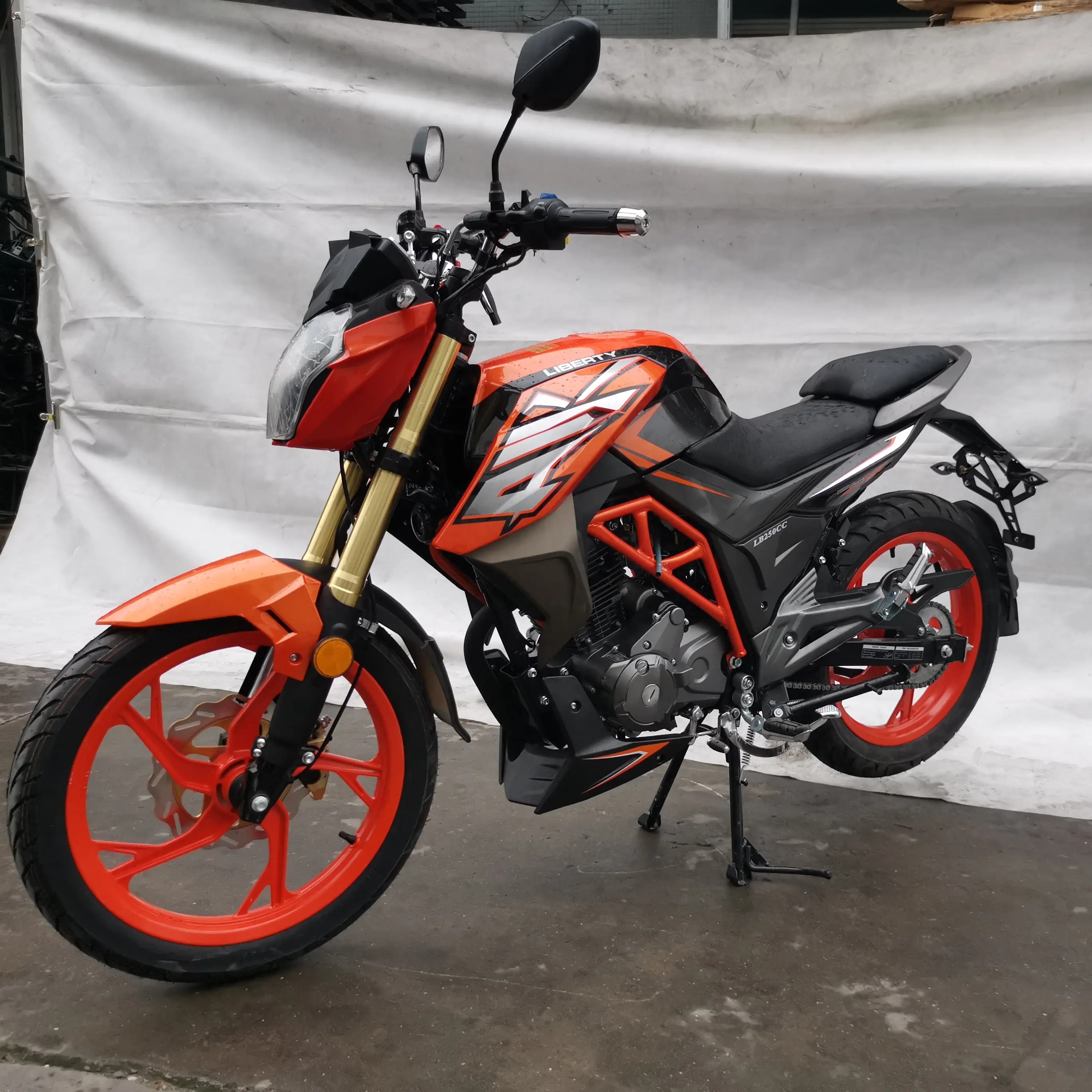 เย็นการออกแบบที่มีประสิทธิภาพ200cc รถจักรยานยนต์เบนซินขายร้อนในอเมริกาเอกวาดอร์เปรู,ชิลี,ปารากวัยฯลฯ