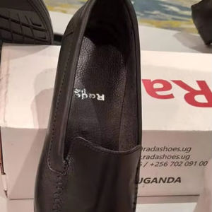 รองเท้าธุรกิจพื้น PU กันลื่น ดีไซน์เรียบ ปลอดภัยบนพื้นหินอ่อนและกระเบื้อง เหมาะสำหรับพนักงานสำนักงาน โรงแรม และศูนย์ประชุม - Product Image 1