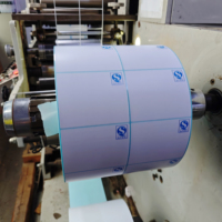 Étiquettes thermiques directes d'usine 40x30, autocollants amovibles imperméables, lignes perforées, étiquettes d'expédition avec code-barres, personnalisables, adhésives