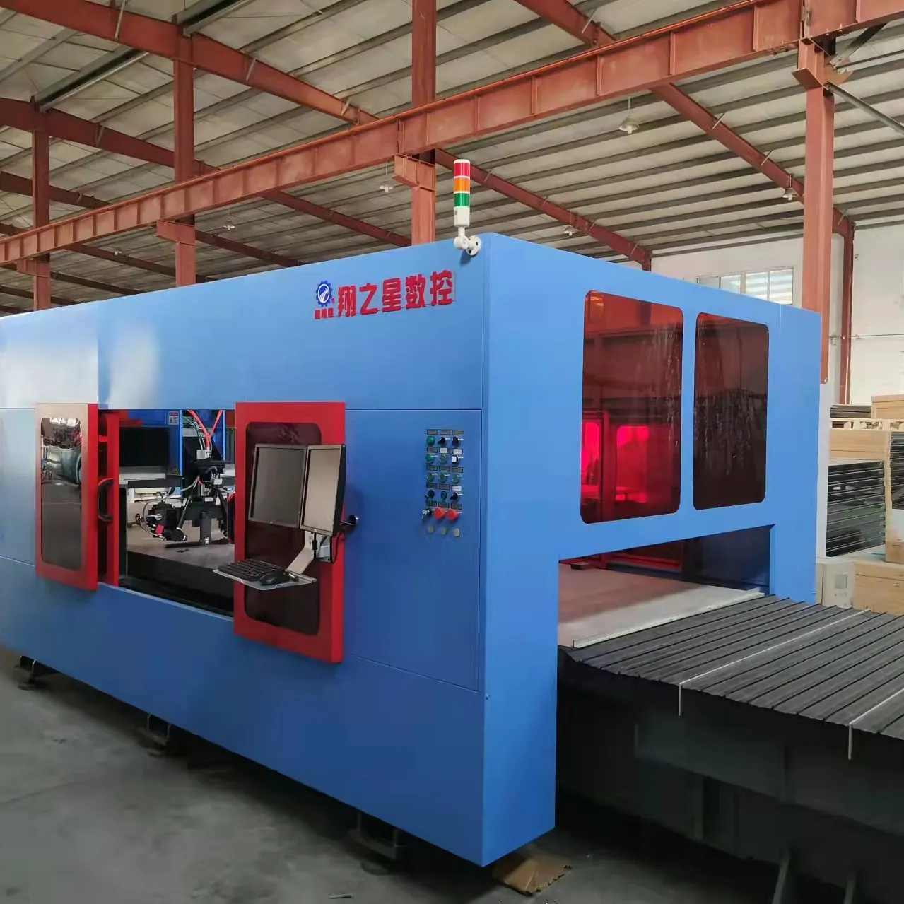 Qingdao Xiang Ster Dubbele Hoofd Zonnepaneel Laser Lasmachine Fabriek Fabricage