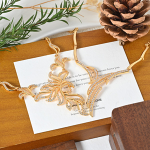 สร้อยคอจี้ทองคำชุบ <span class=keywords><strong>18K</strong></span> ดีไซน์หรูหราสำหรับผู้หญิง ประดับเพชรซิคอนระยิบระยับ เหมาะสำหรับงานแต่งงาน - Product Image 4