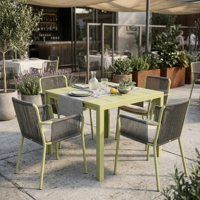 Table carrée de jardin en aluminium sur mesure avec trou pour parasol, adaptée à divers restaurants en plein air, cafés, patios, taverne