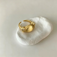 Großhandel Messing Echtvergoldeter Statement-Ring für Damen Ovaler Gebürsteter Strukturierter Massiver Offener Verstellbarer Ring Vintage Geschenk-Schmuck
