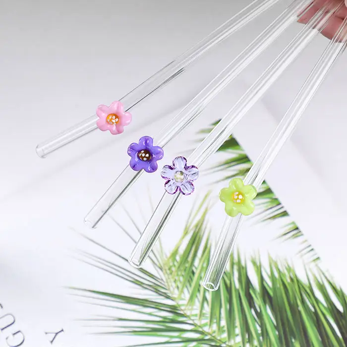 Hersteller individualisiertes wiederverwendbares gebogenes Glas Smoothie-Strahmassen süße Glasstrahmas mit Blüte Kirschblüte Glasstrahmassen