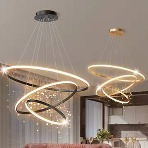 Lampadario Moderno in Alluminio Dorato con 360 LED Bianco Caldo per Soggiorno e Hotel, Design a Sospensione Circolare a 3 Anelli - Product Image 1