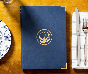 Porte-menu en cuir personnalisé avec logo, cordon élastique et coins dorés de protection - Product Image 2