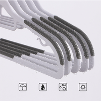 Cintres en plastique fins à un seul niveau pour vêtements, chemises, pantalons, sous-vêtements, sac - crochet pivotant à 360 degrés, antidérapant, moderne, gain de place dans la garde-robe
