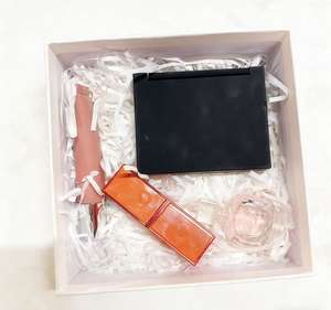 Set de Maquillaje con Perfume Más Vendido del Fabricante, Brillo, Fragancia Duradera, Lápiz Labial a Base de Minerales, Resistente al Agua y Control de Grasa - Product Image 6