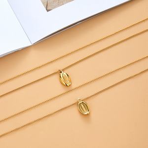 Collares de Joyería Fina con Textura Metálica Chapados en Oro de 18k, Collares con Colgante de Acero Inoxidable a la Moda para Mujeres/Hombres - Product Image 3