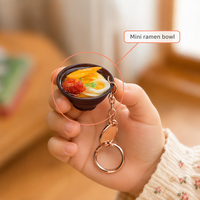 Mini porte-clés 3D en PVC, breloques alimentaires réalistes en forme de nouilles avec anneau en or rose, jolis porte-clés cadeaux sushi pour enfants