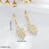 Boucles d'oreilles pendantes en forme de feuille incrustées de zircon pour un usage quotidien et pour les rendez-vous