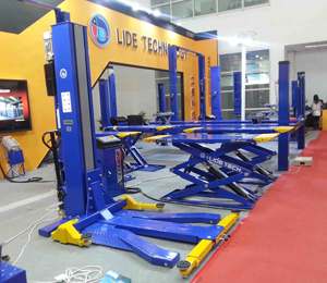 Élévateur hydraulique de stationnement de voiture à 2 poteaux avec roulettes 9000 lb pour ascenseur hydraulique de <span class=keywords><strong>garage</strong></span> à quatre poteaux - Product Image 5
