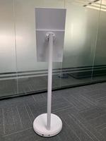 Téléviseur intelligent LED blanc de 32 pouces pour hôpital avec système d'appel infirmier, revêtement antibactérien, interface haut-parleur intégrée au lit pour chambre de patient