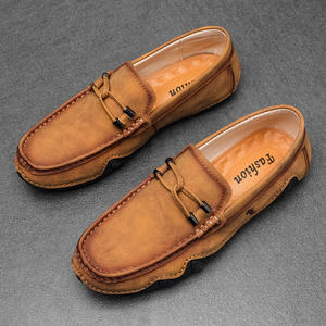 Haute qualité hommes mocassins luxe italien à la main en cuir chaussures à la mode bureau formel sans lacet <span class=keywords><strong>bateau</strong></span> chaussures Banquet chaussures de mariage - Product Image 2