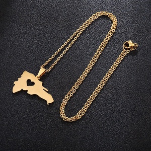 Venta al por mayor caliente de acero inoxidable República <span class=keywords><strong>Dominicana</strong></span> mapa encanto Collar chapado en oro corazón mapa Collar para mujeres y hombres - Product Image 5