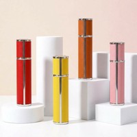 Atomiseur de parfum professionnel en cuir 5ml 10ml, flacon de voyage mini rechargeable à mécanisme rotatif, conteneur de parfum sérigraphié