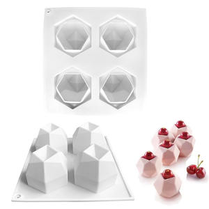 Molde <span class=keywords><strong>de</strong></span> vela <span class=keywords><strong>de</strong></span> bola <span class=keywords><strong>de</strong></span> diamante, cuatro Bolas Mágicas consecutivas, <span class=keywords><strong>Cubo</strong></span> <span class=keywords><strong>de</strong></span> <span class=keywords><strong>Rubik</strong></span>, forma geométrica, mousse <span class=keywords><strong>de</strong></span> chocolate, molde <span class=keywords><strong>de</strong></span> silicona para hornear - Product Image 1