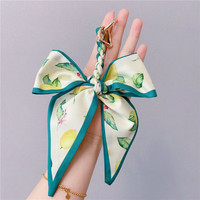 Aangepaste kleine verse fruitpatroon zijden sjaal strik sleutelhanger mode schattig creatieve sleutelhanger handtas portemonnee decor hanger charmes