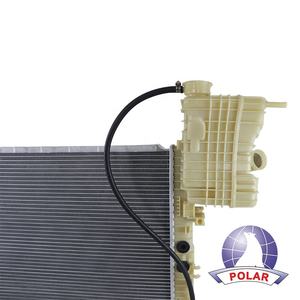 Radiadores por atacado do carro para o Benz V-CLASS 638 com o radiador 6385013301 do tanque do líquido refrigerante - Product Image 3