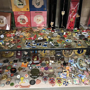 Dễ Thương Phim Hoạt Hình Kim Loại Dầu Drop Trâm Nhật Bản Hợp Kim UV In Huy Hiệu Đồ Trang Sức Cho Nam Giới Và Phụ Nữ <span class=keywords><strong>Pin</strong></span> Trang Trí Túi Phụ Kiện - Product Image 2