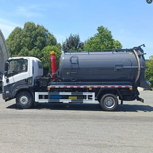 Camion de vidange des eaux usées et des déchets fécaux à déchargement automatique ISUZU 4*2 avec un réservoir de 10 000 <span class=keywords><strong>litres</strong></span>. - Product Image 4